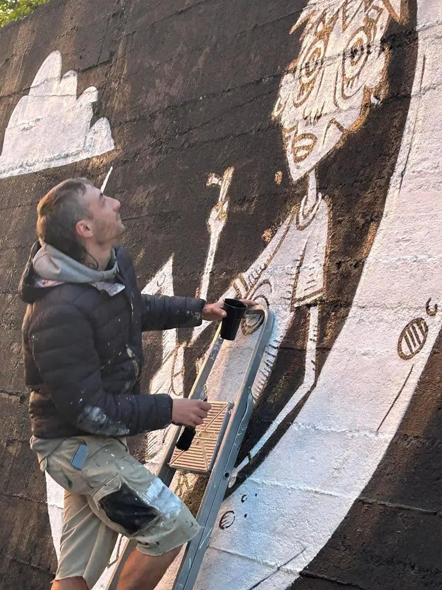 Il murales realizzato a Bagnolo Mella in ricordo di Mirko Serpelloni, morto in un infortunio sul lavoro