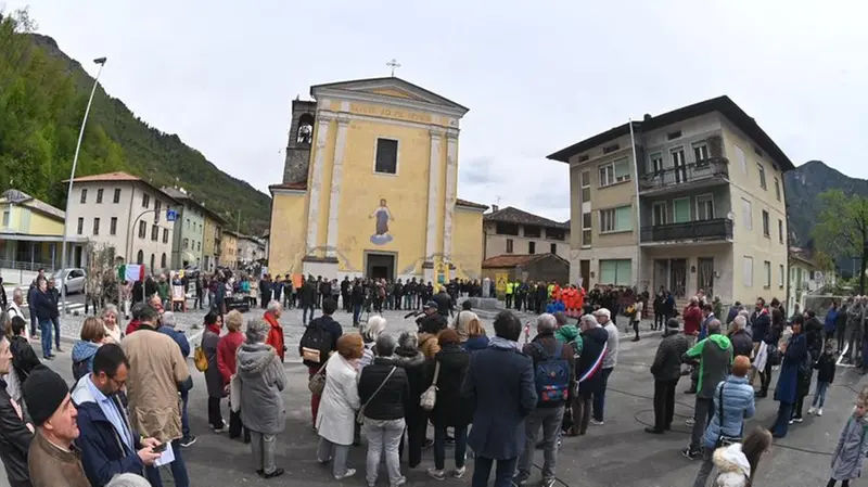 In piazza con noi sul lago d'Idro