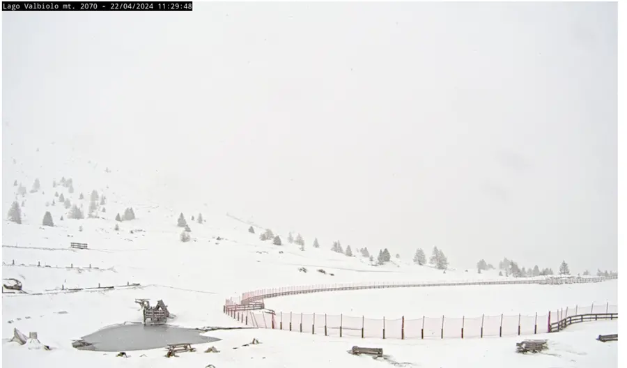 Neve sulle montagne bresciane: le immagini delle webcam