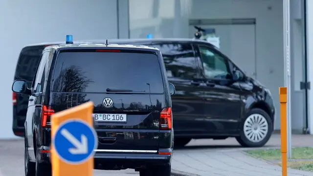 epa11230562 German Federal Police cars carrying a suspected person arrive for their detention check at the Federal Court of Justice (BGH) in Karlsruhe, Germany, 20 March 2024. According to the Germany's Federal Public Prosecutor's Office, two Afghan nationals Ibrahim M. G. and Ramin N. were arrested on 19 March in the city of Gera, state of Thuringia, suspected of having been active members and supporters of the Islamic State (IS) foreign terrorist organization. The two men were planning an attack on the Swedish Parliament in response to Koran burnings taking place in Sweden and other Scandinavian countries. The suspects are brought before a German court, that will decide whether to keep them in pre-trial detention. EPA/RONALD WITTEK