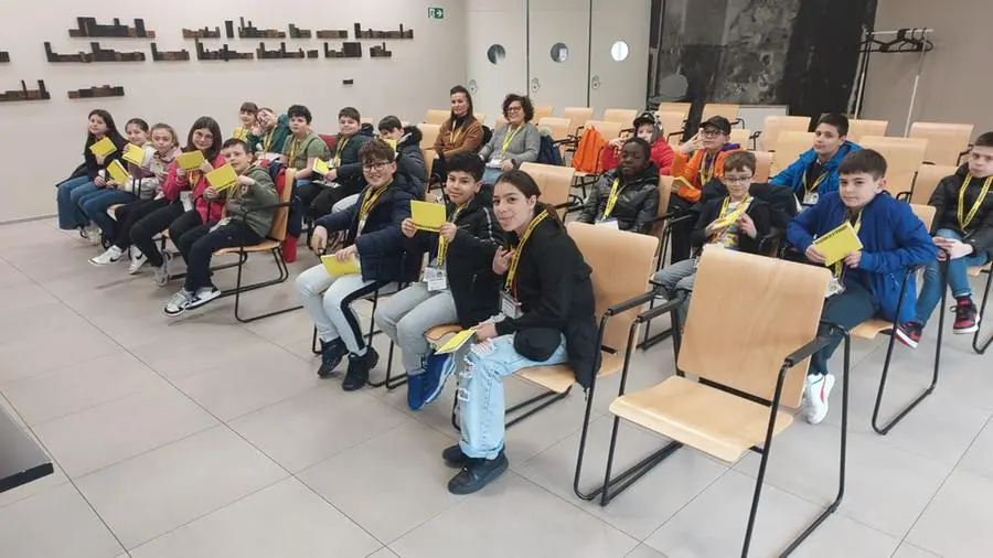 Gli studenti della quinta A del Don Milani di Borgosatollo in visita al GdB