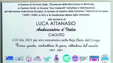 La targa in onore di Luca Attanasio, nuovo resistente -  © www.giornaledibrescia.it