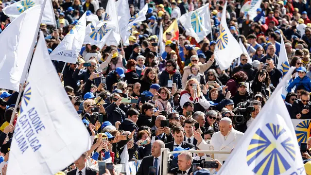 Pope Francis during an audience with members of Azione Cattolica (Catholic Action), St Peter Square, Vatican, 25 April 2024. ANSA/FABIO FRUSTACI