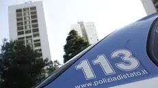 Ragazza di 21 anni trovata morta all'interno del suo appartamento in via Benozzo Gozzoli a Milano.La polizia sul posto. 24 Giugno 2011,Milano. Foto Ansa/Daniele Mascolo