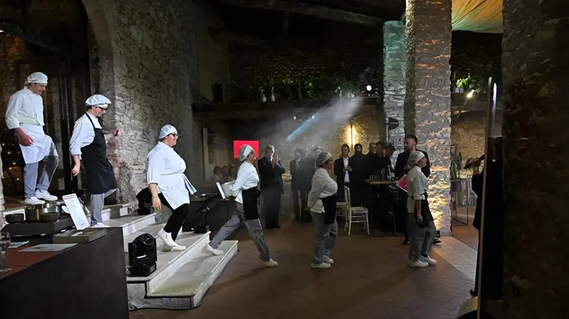 Chef per una notte 2024, la serata finale: l'ingresso in sala