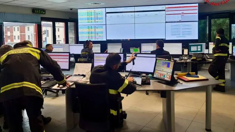 La sala operativa dei Vigili del fuoco di Brescia