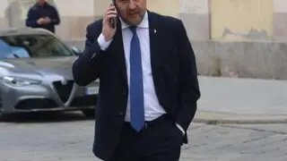 Il vicepremier, ministro delle Infrastrutture e dei Trasporti e leader della Lega Matteo Matteo Salvini alla celebrazione del 25 aprile in largo Caduti milanesi per la Patria a Milano, 25 aprile 2024. ANSA/ PAOLO SALMOIRAGO