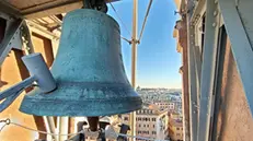 Le campane di Palazzo Montecitorio suonano soltanto il giorno del giuramento del #PresidentedellaRepubblica. Accompagnano il viaggio del Presidente verso la Camera e la conclusione del giuramento. Il campanile torna nel silenzio fino alla successiva elezione. #Quirinale2022
