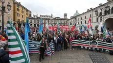 La manifestazione organizzata a Brescia per il Primo maggio l'anno scorso - © www.giornaledibrescia.it