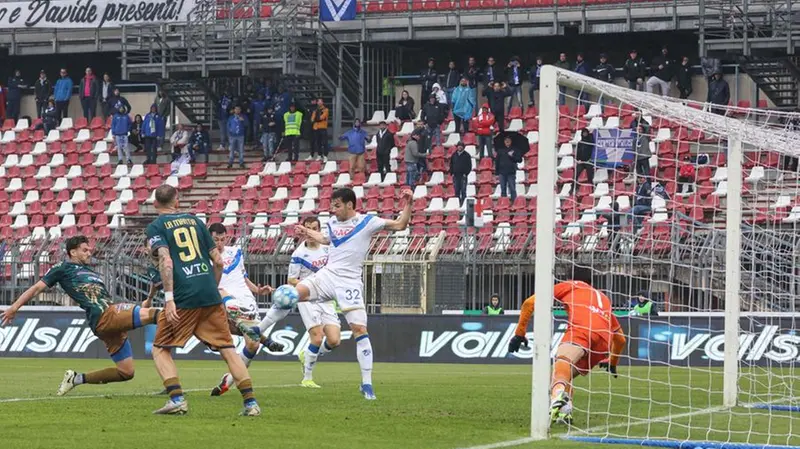 Sport Calcio Piacenza Serie B Feralpisalò Brescia (Trasferta) nella foto  Dimitri Bisoli (Brescia Calcio) gol 2-2 1/05/2024 nicoli@newreporter