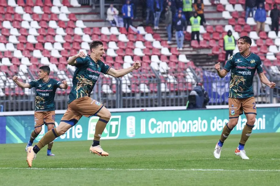 Sport Calcio Serie B Stadio Leonardo Garilli Feralpisalo’ - Brescia nella foto ESULTANZA GOL DUBICKAS 01/05/2024 Comincini@newreporter