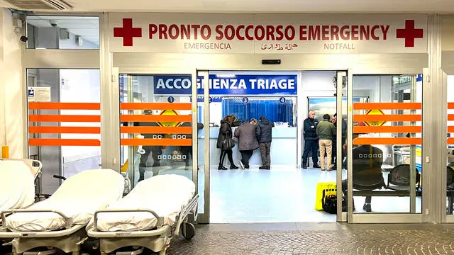 L'ingresso del Pronto soccorso dell'ospedale Cardarelli di Napoli, 4 gennaio 2024 ANSA/ CIRO FUSCO