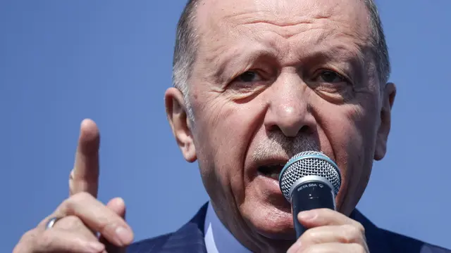 epaselect epa11241081 Turkish President Recep Tayyip Erdogan delivers a speech during the AK Party's election campaign rally in Istanbul, Turkey, 24 March 2024. The local elections in Turkey are scheduled for 31 March 2024. EPA/ERDEM SAHIN