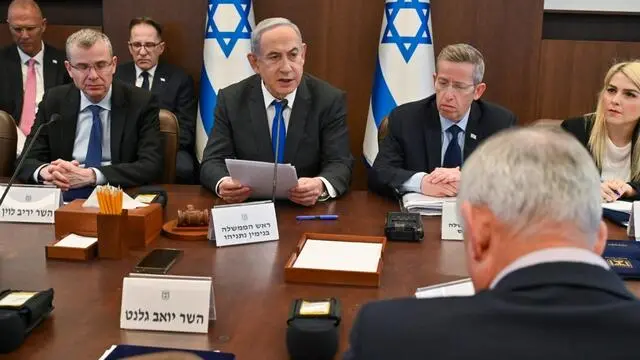 Il premier israeliano Benyamin Netanyahu nella riunione d governo, 7 aprile 2024. ANSA/GOVERNO ISRAELE +++ NPK +++