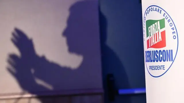 Il segretario Antonio Tajani annuncia la sua candidatura alle elezioni europee nel corso del consiglio nazionale di Forza Italia a Roma, 20 aprile 2024. ANSA/CLAUDIO PERI