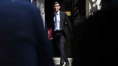 epa11326465 British Prime Minister Rishi Sunak departs 10 Downing Street for Prime Minister's Questions at parliament in London, Britain, 08 May 2024. EPA/Andy Rain