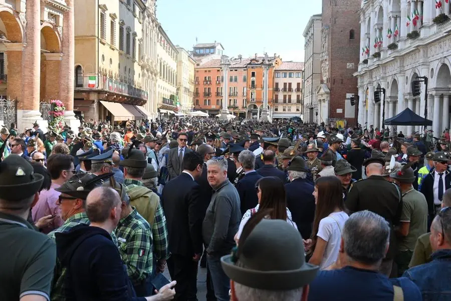 Adunata degli alpini a Vicenza, l'apertura