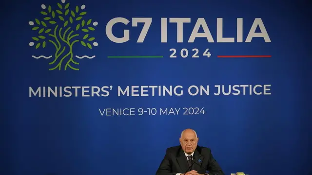 epa11331333 Italian Justice Minister Carlo Nordio addresses a press conference at the end of the G7 Ministers' Meeting on Justice, in Venice, Italy, 10 May 2024. EPA/Andrea Merola / Z82