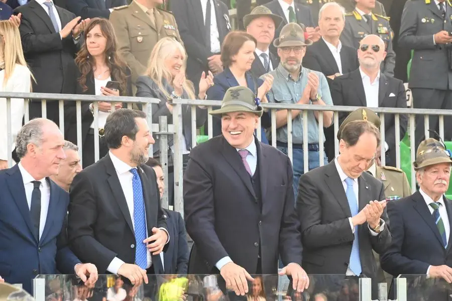 Adunata degli alpini a Vicenza, l'inizio della sfilata