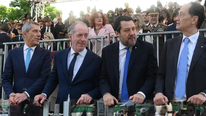 In tribuna d'onore anche Zaia, Salvini e Ciriani - Foto Gabriele Strada/Neg © www.giornaledibrescia.it