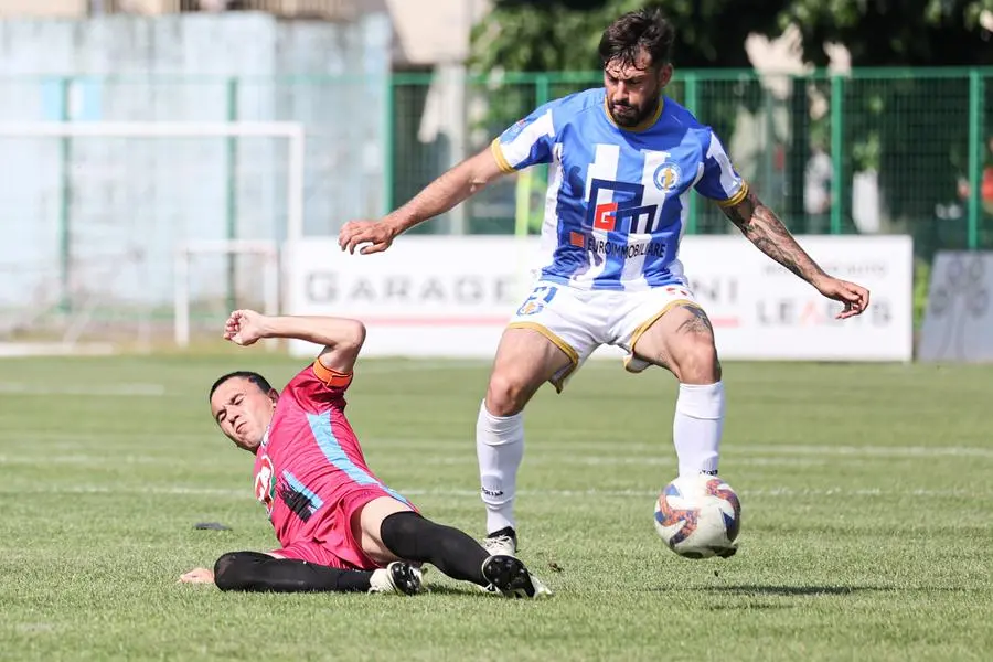 SPORT CALCIO STADIO COMUNALE PALAZZOLO SERIE D PRO PALAZZOLO - DESENZANO CALCIO NELLA FOTO CICCONE PINARDI 12-05-2024 Comincini@newreporter