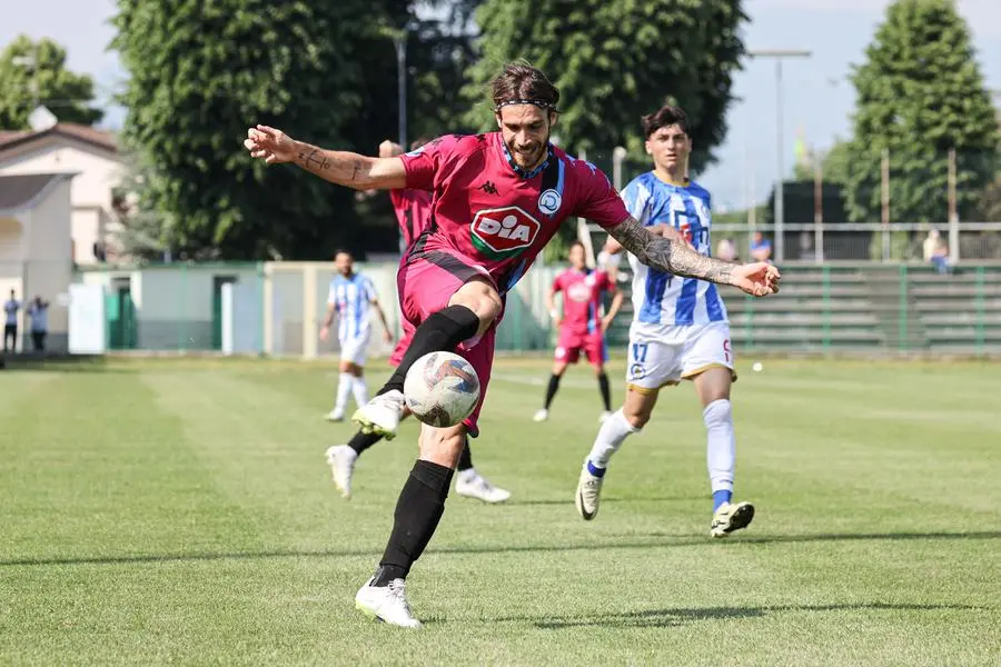 SPORT CALCIO STADIO COMUNALE PALAZZOLO SERIE D PRO PALAZZOLO - DESENZANO CALCIO NELLA FOTO ALBORGHETTI 12-05-2024 Comincini@newreporter