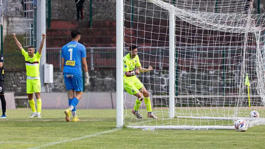 SPORT CALCIO SERIE D PLAY OUT BRENO CJARLINS MUZANE NELLA FOTO GOL DI CRISTINI scaroni@newreporter