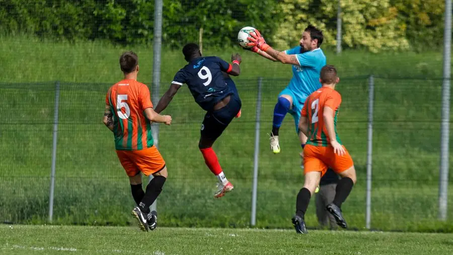 SPORT CALCIO PROMOZIONE RITORNO PLAY OUT BORGOSATOLLO CIVIDATESE  NELLA FOTO  OCCASIONE DA GOL DIENE (BORGOSATOLLO) 12/05/2024 marazzani@newreporter 