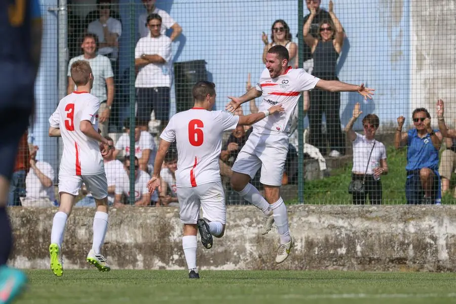 Sport Calcio Castrezzato Prima Categoria Castrezzato Gussago nella foto Francesco Pesce esulta dopo il gol 12/05/2024 nicoli@newreporter