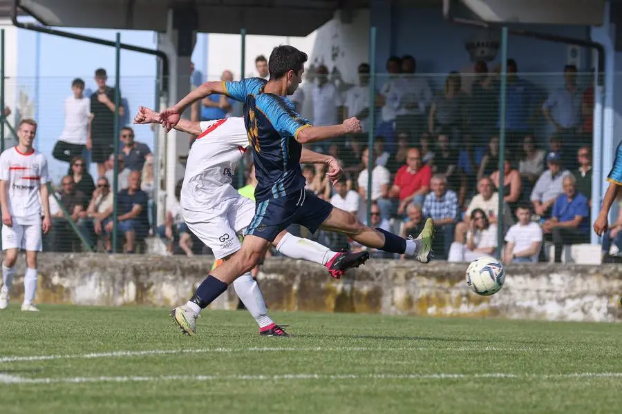 Sport Calcio Castrezzato Prima Categoria Castrezzato Gussago nella foto  Luca Rizzini gol 12/05/2024 nicoli@newreporter