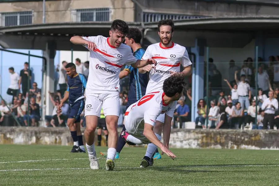 Sport Calcio Castrezzato Prima Categoria Castrezzato Gussago nella foto   Luca Rizzini  esulta dopo il gol 12/05/2024 nicoli@newreporter