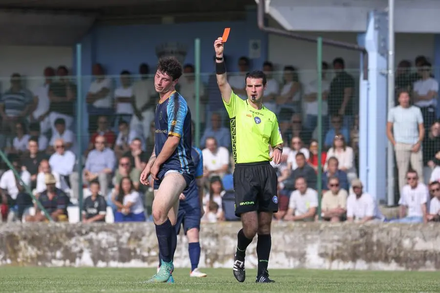 Sport Calcio Castrezzato Prima Categoria Castrezzato Gussago nella foto espulsione Andrea Bonetti  12/05/2024 nicoli@newreporter