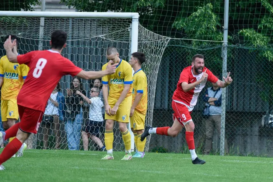 CALCIO SECONDA CATEGORIA  GIRONE D PONTE ZANANO VS  EDEN ESINE NELLA FOTO ESULTANZA PONTE ZANANO  12-05-2024 zanardini@newreporter