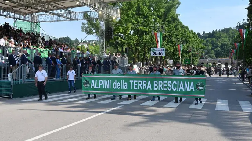Sono oltre seimila gli alpini bresciani che hanno sfilato all'adunata di Vicenza