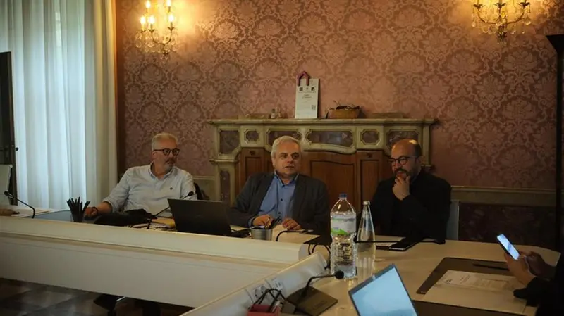 Da sinistra Luigi Scanzi, tesoriere, Stefano Molgora, presidente, e Marco Garau, vice presidente e responsabile Open!