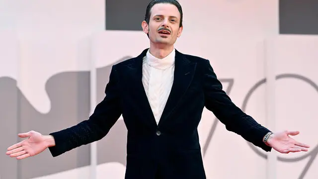 Italian singer Fabio Rovazzi arrives for the premiere of 'Blonde' during the 79th Venice Film Festival in Venice, Italy, 08 September 2022. The movie is presented in official competition ' Venezia 79' at the festival running from 31 August to 10 September 2022. ANSA/ETTORE FERRARI