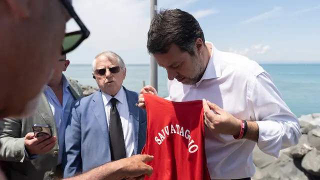 A Fiumicino la cerimonia della posa della prima pietra delle opere a mare del nuovo Porto commerciale alla presenza del ministro delle Infrastrutture, Matteo Salvini, del sindaco di Fiumicino Mario Baccini e del Presidente AdSP, Pino Musolino. Fiumicino, 14 maggio 2024. ANSA/TELENEWS