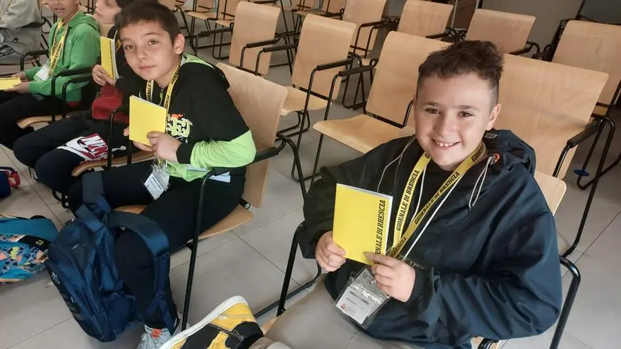 Gli studenti dalla quinta D della primaria di Manerbio in visita al GdB