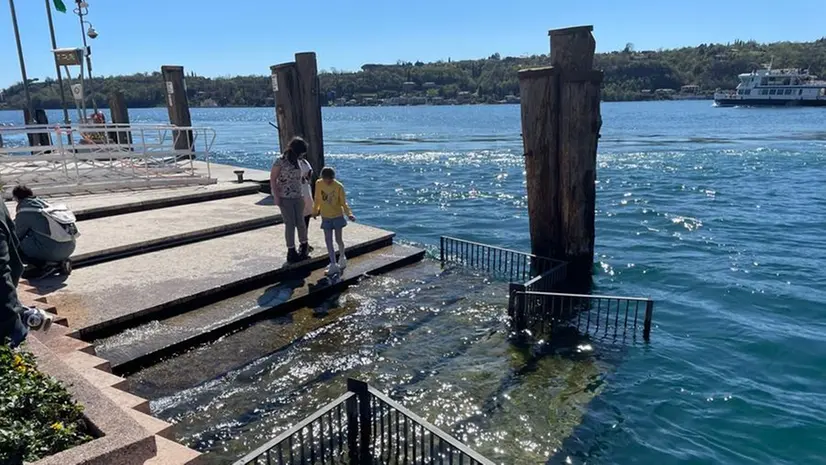 Alto il livello del lago di Garda