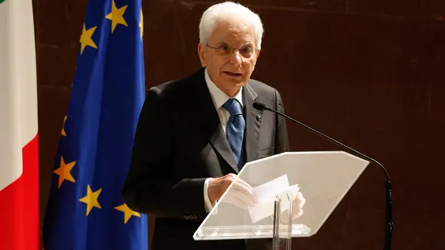 Il presidente della Repubblica Sergio Mattarella all'Università La Sapienza durante l'XI giornata del laureato, Roma, 16 Maggio 2024. ANSA/GIUSEPPE LAMI