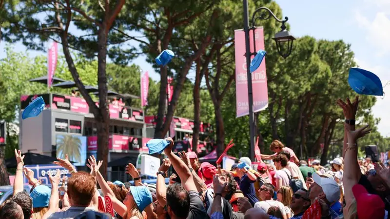 Giro d'Italia 2024, Desenzano già in festa per l'arrivo di tappa