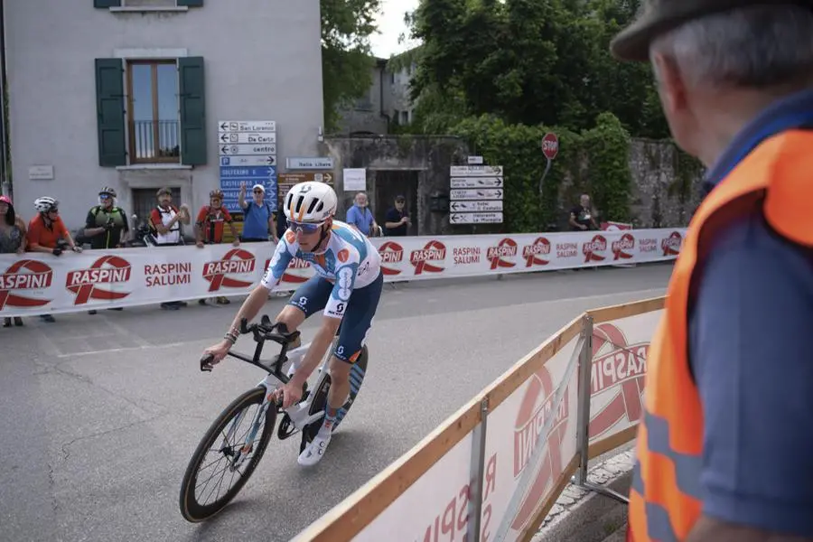 Giro d'Italia 2024, il passaggio della carovana da San Martino della Battaglia e Pozzolengo