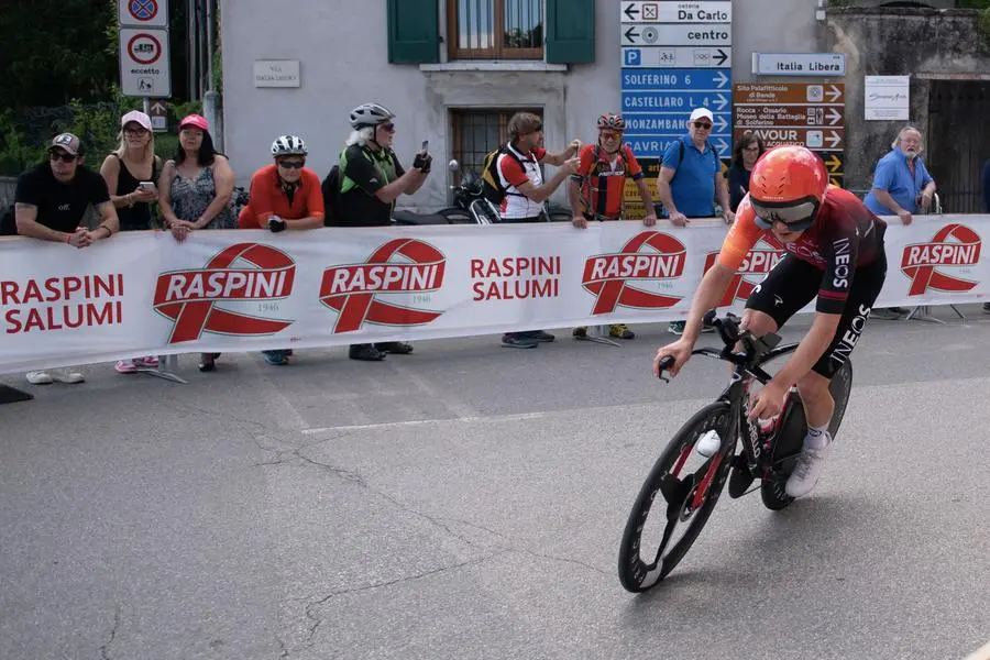 Giro d'Italia 2024, alcuni momenti della crono da Castiglione a Desenzano