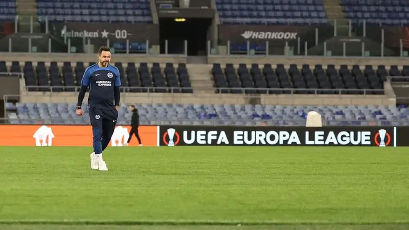 Roberto De Zerbi all'Olimpico per un allenamento del Brighton