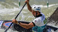 Giovanni De Gennaro durante la discesa del canale Tacen agli Europei di canoa slalom in Slovenia