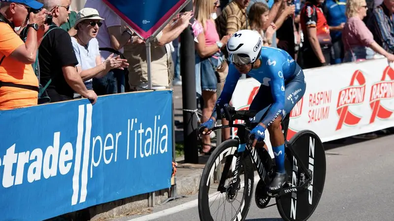SPORT CICLISMO POZZOLENGO GIRO D’ITALIA 2024 PASSAGGIO A POZZOLENGO NELLA FOTO PASSAGGIO QUINTANA 18-05-2024 PIERPAOLO PAPETTI AGENZIA NEWREPORTER