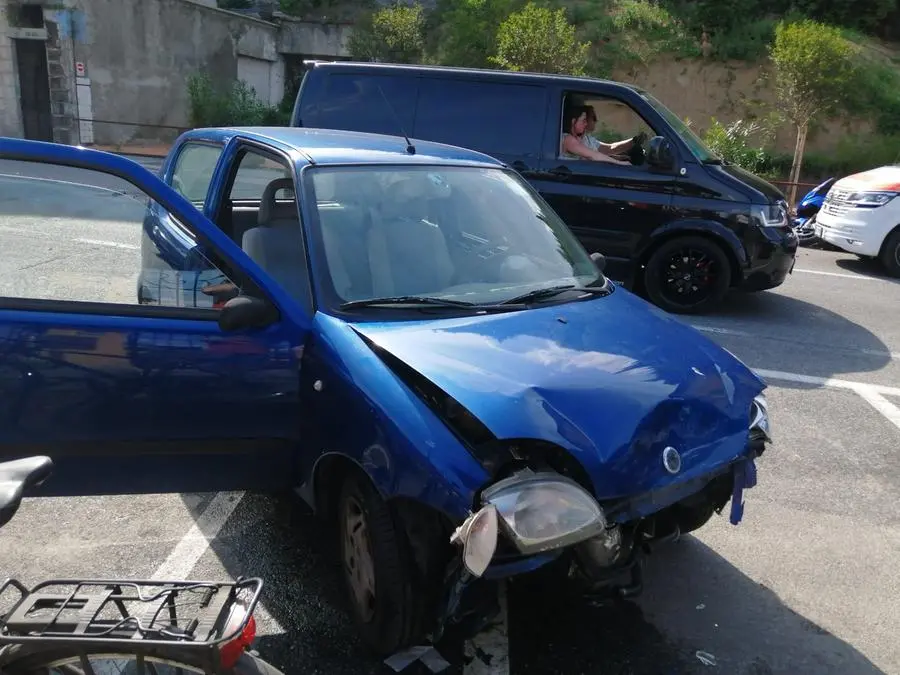 Incidente tra auto e moto a Gargnano