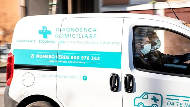 Un furgone di Diagnostica domiciliare - © www.giornaledibrescia.it