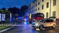 Palazzina in fiamme a Manerbio, evacuati 30 appartamenti