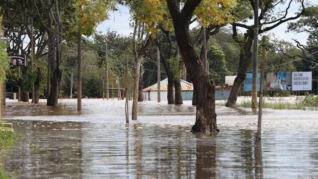 epa11331865 A flooded street in Salto, Uruguay, 10 May 2024. Several regions of Uruguay are at risk of flooding due to the possibility of heavy rainfall this weekend. According to a report from the Meteorological Institute of Uruguay, the north zone is expected to experience cloudy conditions on Saturday, with precipitation and the formation of fog banks anticipated. EPA/FOCOUY